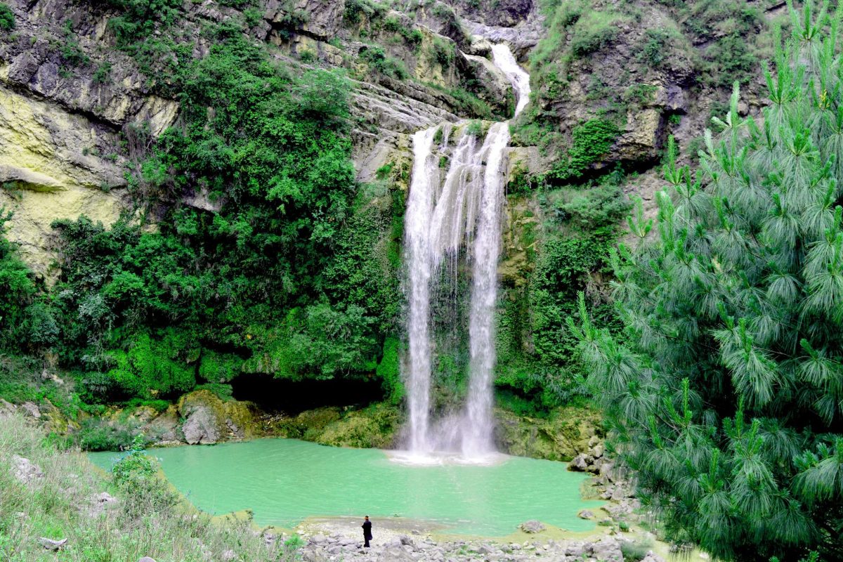 Sajikot_Waterfall,_Havelian